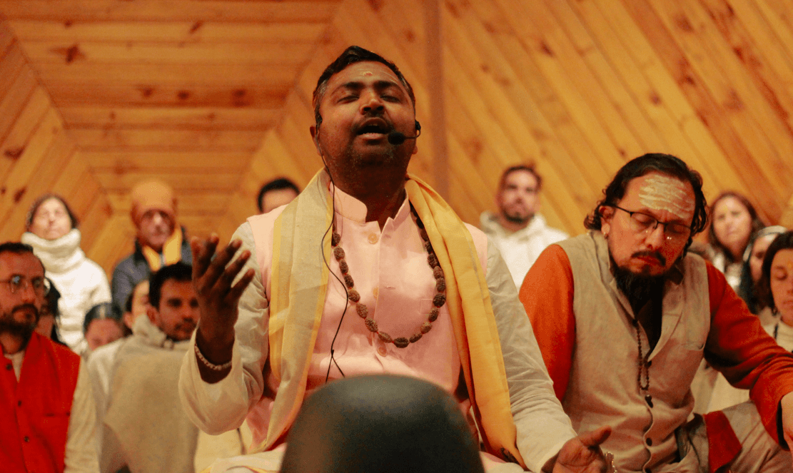 EL PANDIT ANKUR SHUKLA: «ME SIENTO MUY BIEN DE ESTAR CONECTADO CON EL SEÑOR SHIVA”