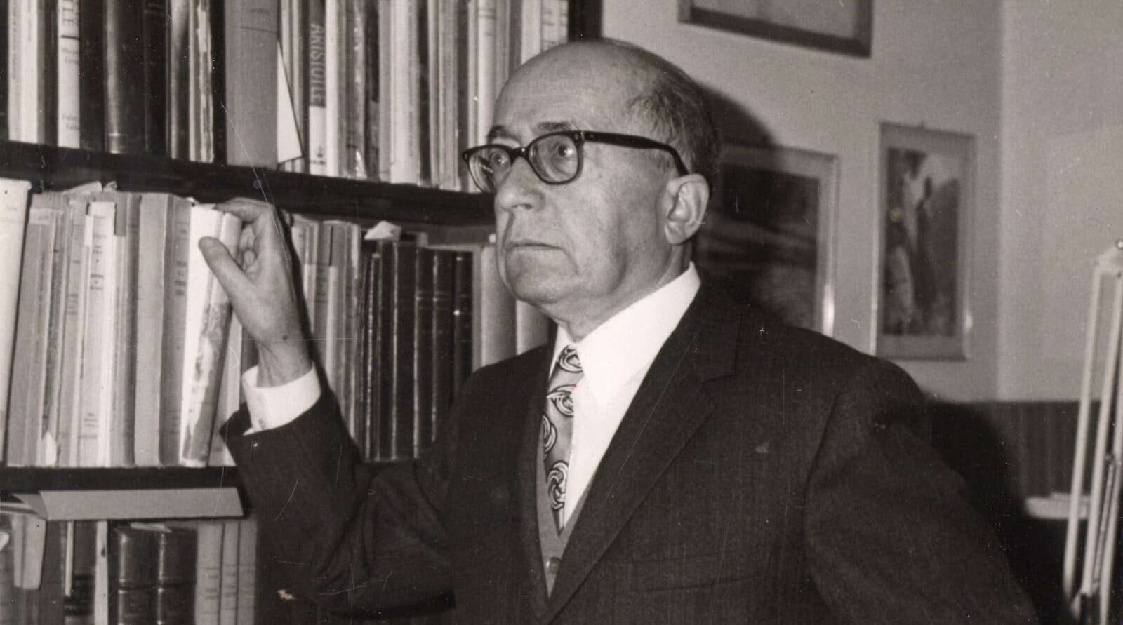 La tragedia en la mira | Mario Untersteiner (1899-1981)